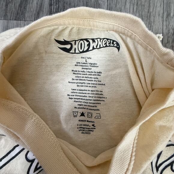 Hot Wheels Driven to Thrill Since ’68 Muscle Car Graphic Tee Shirt Cream - Picture 3 of 5